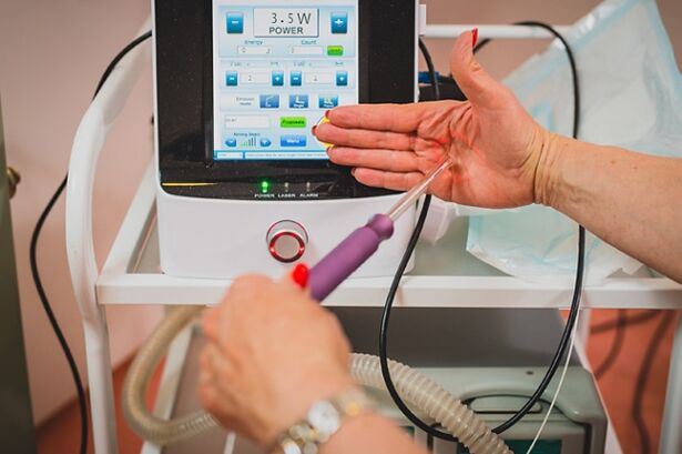 Přístroj pro léčbu křečových žil pomocí endovasální laserkoagulace